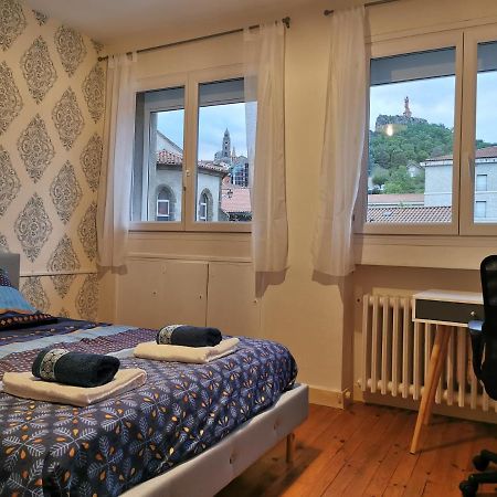 Chambre Privee Dans Appart Partage, Centre Ville, Avec Vue Sur Les Monuments Le Puy-en-Velay Zewnętrze zdjęcie